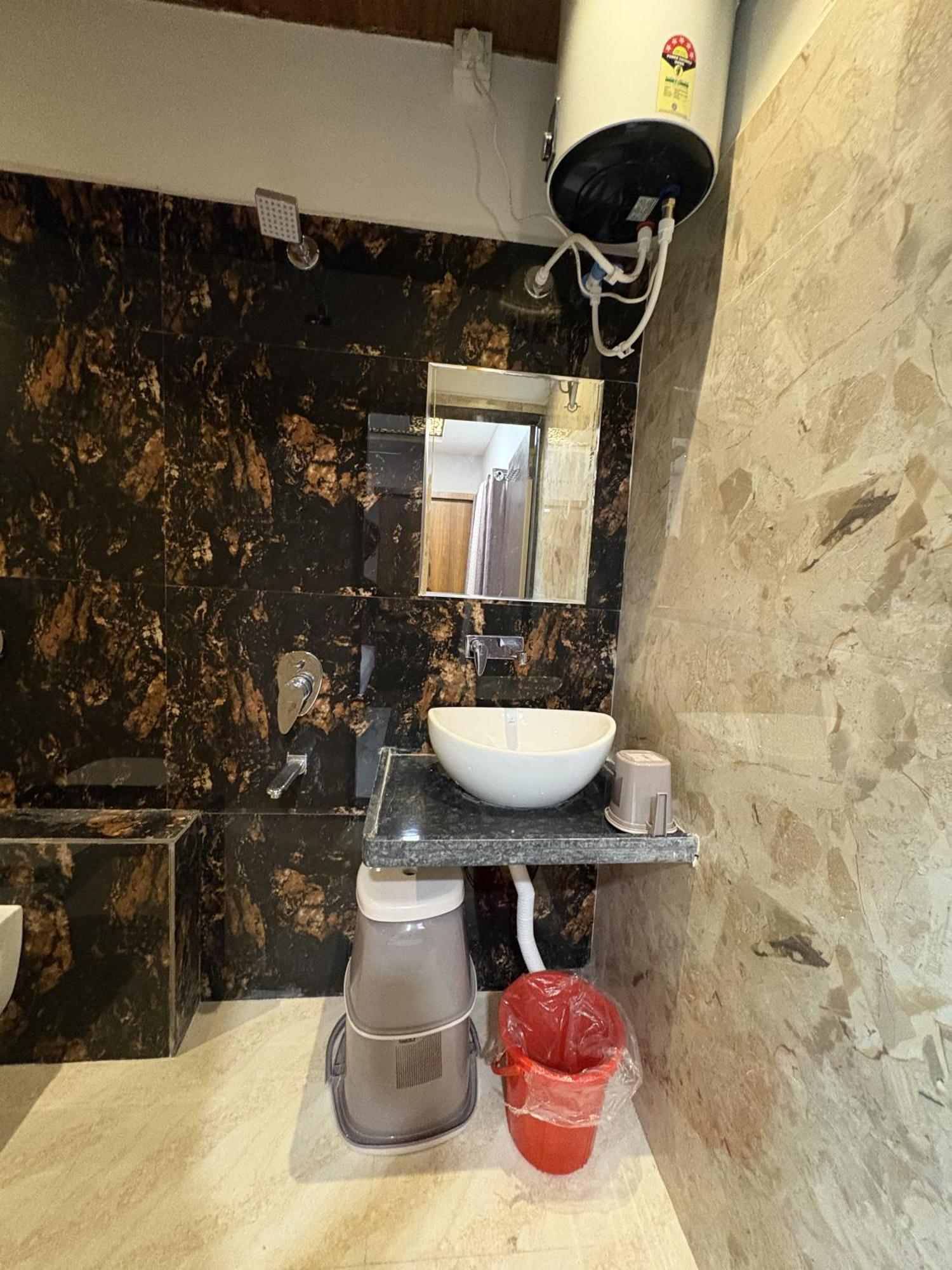 Shree Trilokeshwar Guest House Ujjain Ngoại thất bức ảnh