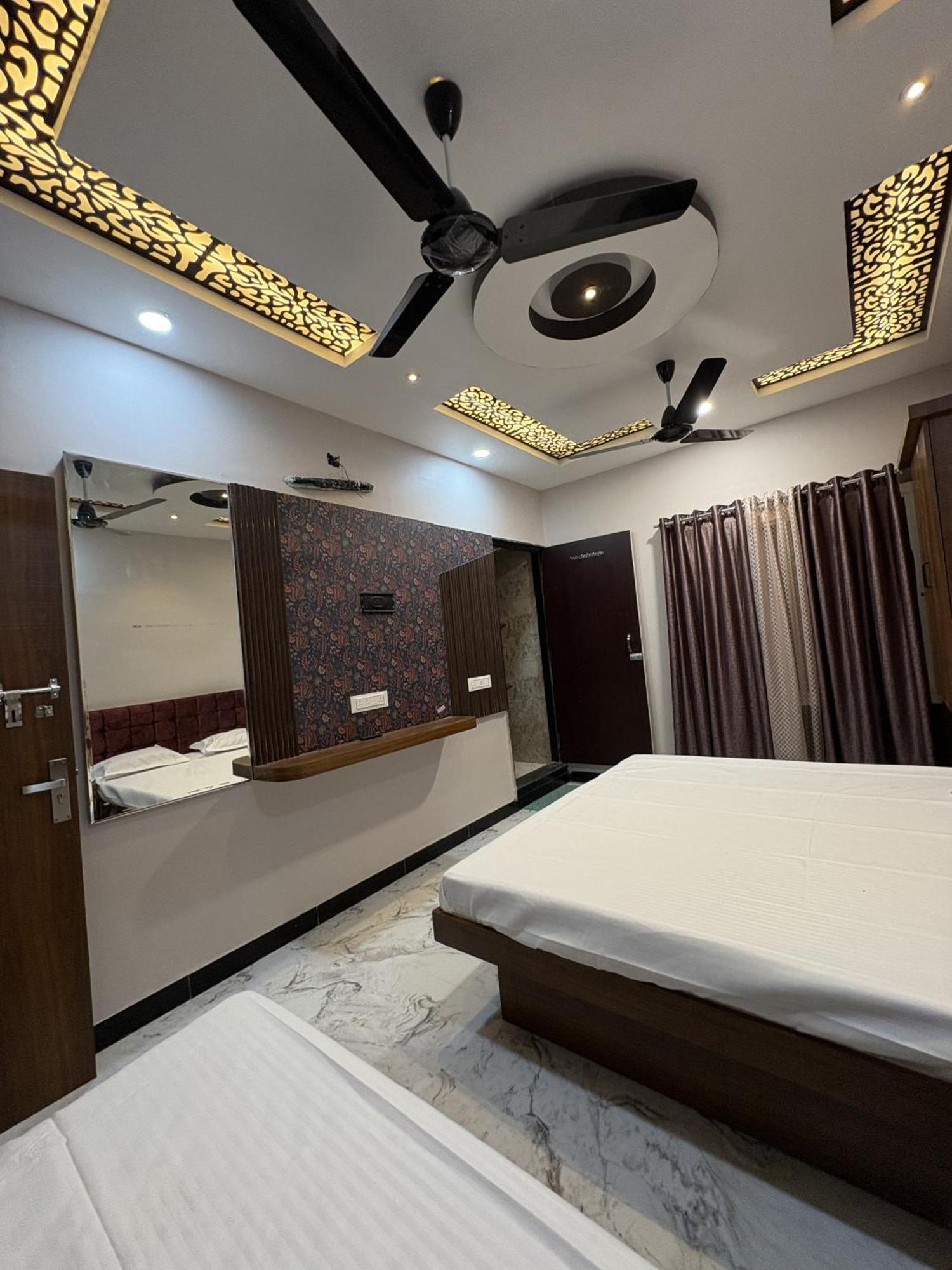 Shree Trilokeshwar Guest House Ujjain Ngoại thất bức ảnh