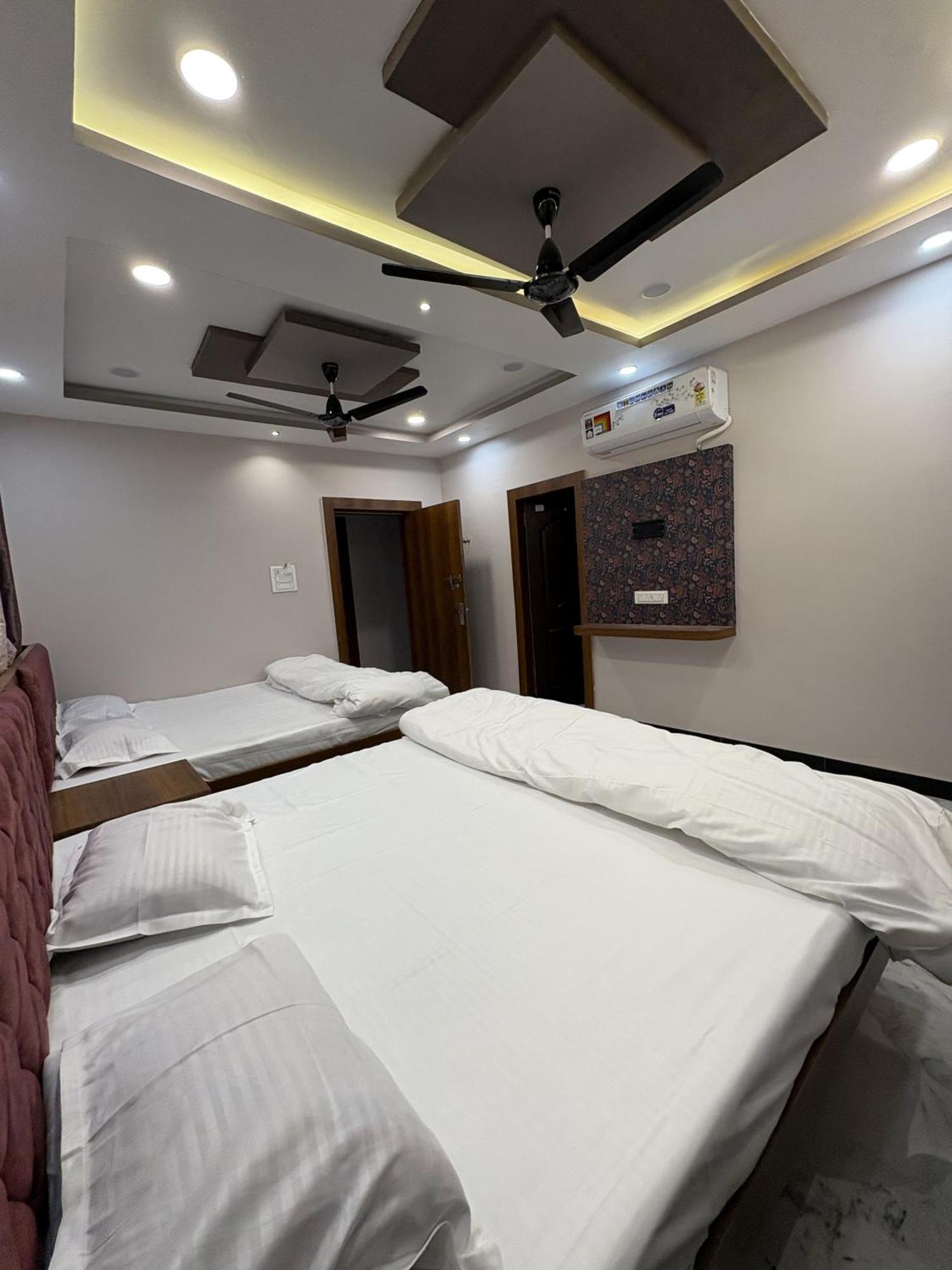 Shree Trilokeshwar Guest House Ujjain Ngoại thất bức ảnh