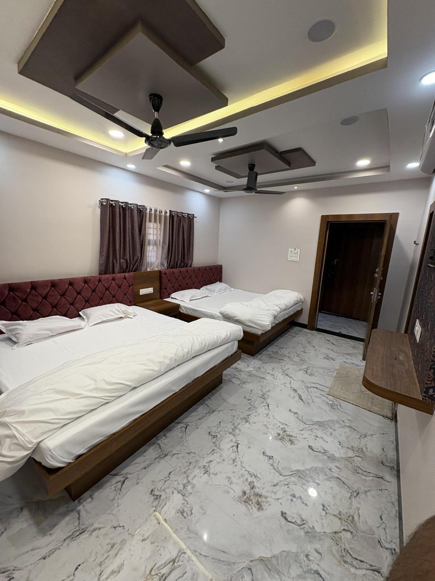 Shree Trilokeshwar Guest House Ujjain Ngoại thất bức ảnh